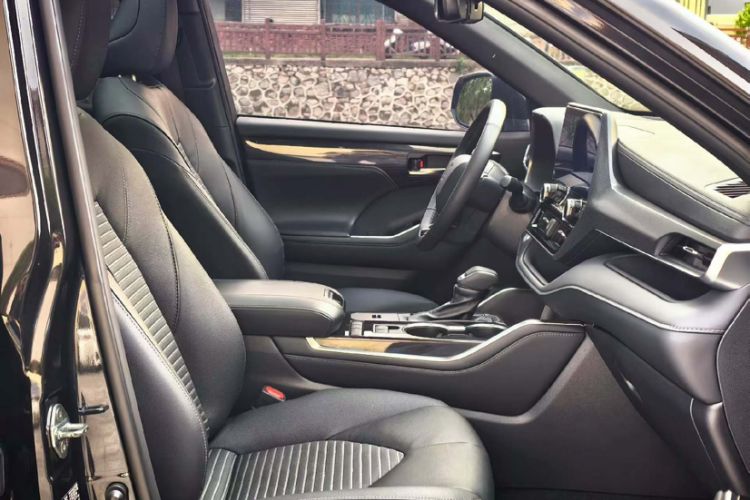 Used Toyota Crown Kluger 2022 2.5L HEV Four-Wheel Drive Premium Edition Interior 5