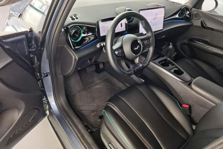 Used BYD Dolphin 2025 Intelligent Driving Version 410 km Fashion Edition Interior 6