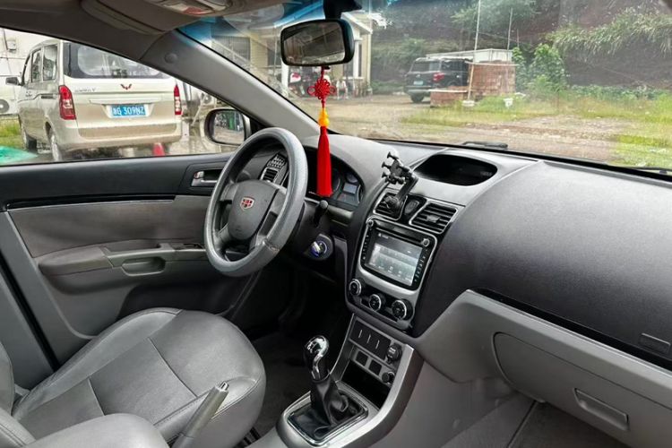 Used Geely Auto Classic Emgrand 2013 Sedan 1.5L Manual Entry-Level Model Interior 3