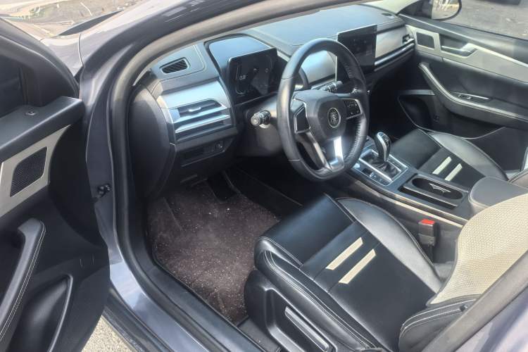 Used BYD Qin Pro 2020 Beyond Edition 1.5TI Automatic Prestige Version Left Front Seat