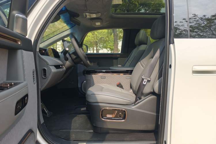 Used Zeekr MIX 2025 Intelligent Driving Version
