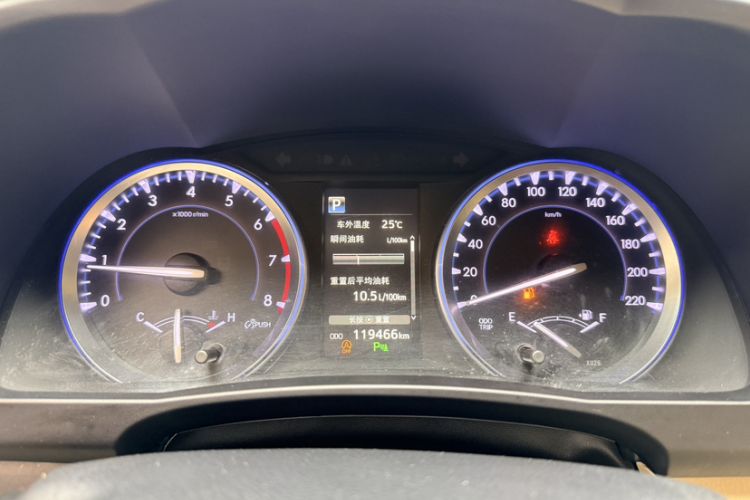 Used Toyota Highlander 2018 2.0T Two-Wheel Drive Luxury Edition 7 Seats China VI Standard Odometer Close Up