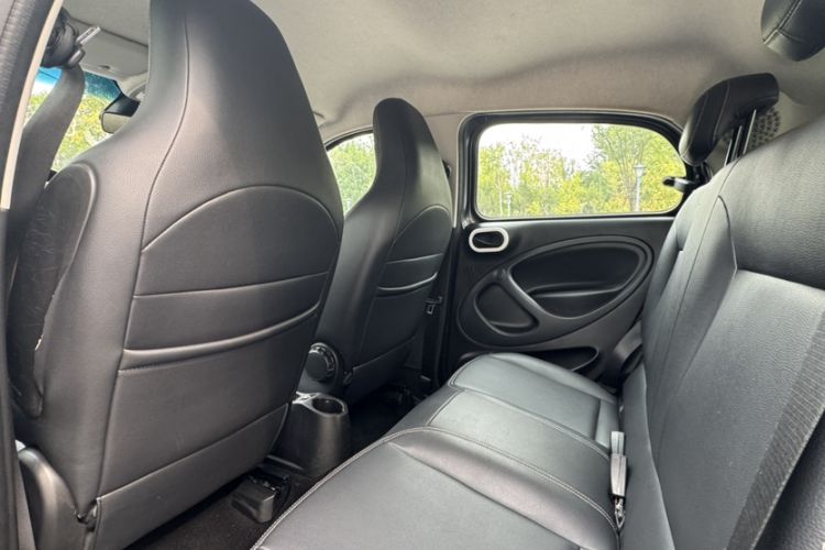 Used smart forfour 2018 1.0L 52 kW Dynamic Edition
