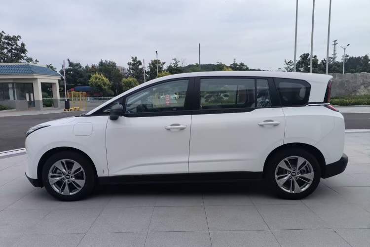 Used Bestune NAT 2023 PRO Comfortable Travel Extended Range Battery-Swap Version 401km
