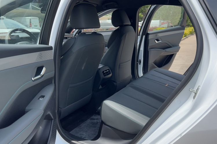 Used BYD Qin PLUS 2025 DM-i Smart Drive 55KM Leading Model Interior 2