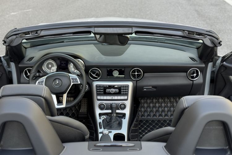 Used Mercedes-Benz SLK-Class 2011 SLK 200 Fashion Model
