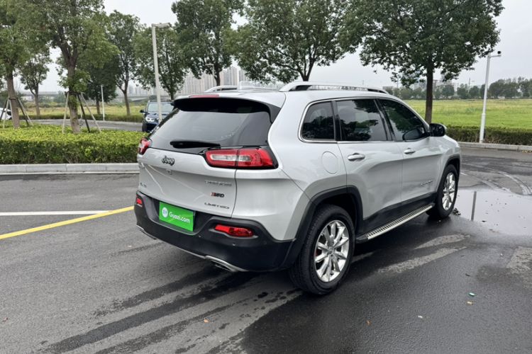 Used Jeep Cherokee 2016 2.4L Superior Edition