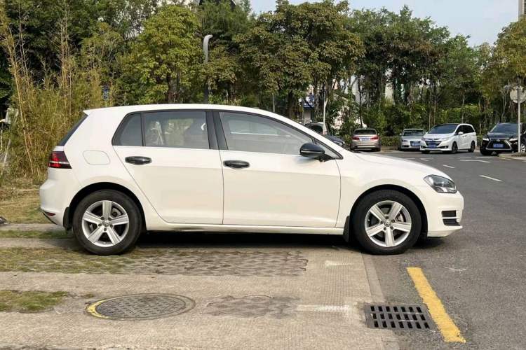 Used Volkswagen Golf 2017 230TSI Automatic Comfort Edition – Celebrating Milestone of One Million Units
