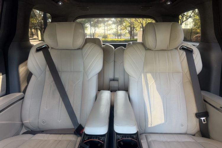 Used Zeekr 009 2022 WE Edition Interior 5