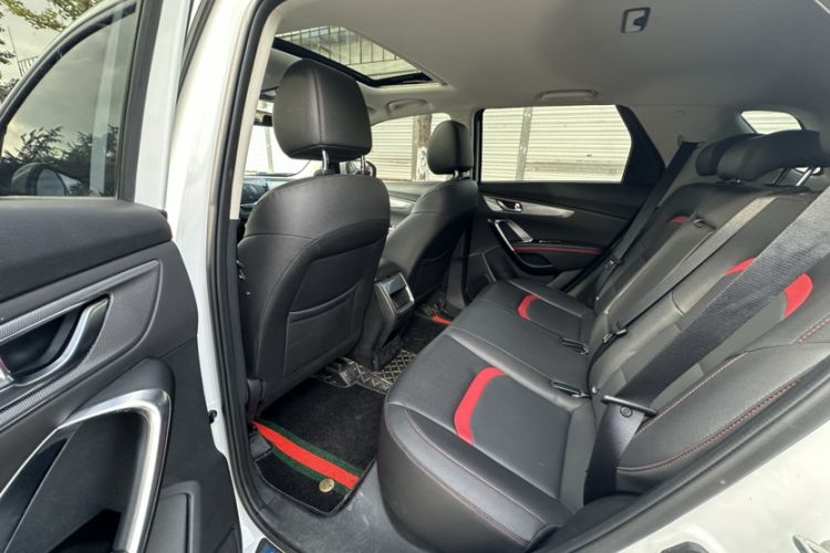 Used Changan CS55 2019 1.5T Manual Colorful Model China VI Standard
