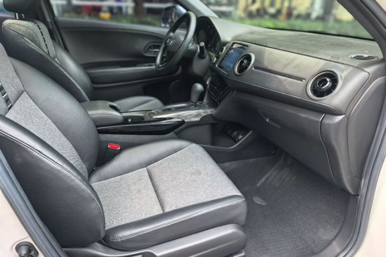 Used Honda XR-V 2019 220TURBO CVT Luxury Edition China VI Emission Standard Interior 3