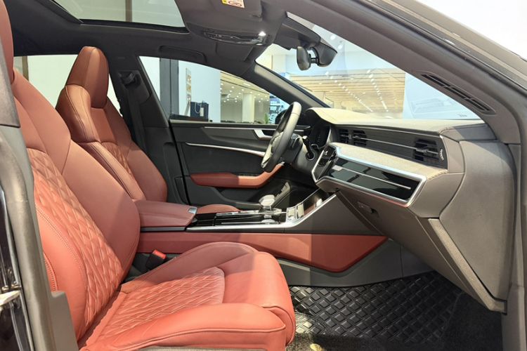 Used Audi A7L 2023 45 TFSI quattro S-line Black Warrior Edition Right Front Seat