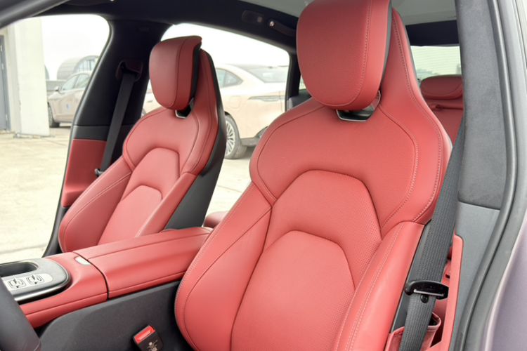 Used Xiaomi Auto SU7 2024 Four-Wheel Drive Ultra-Long Range Advanced Intelligent Driving Max Edition Interior 3