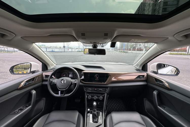 Used Volkswagen Tharu 2020 330TSI All-Wheel-Drive Luxury Edition China VI Standard
