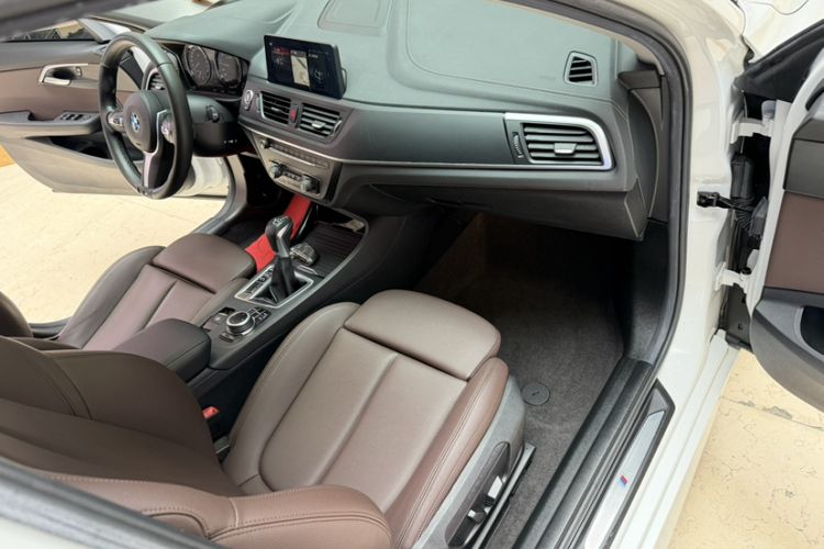 Used BMW 1 Series 2019 120i Leading Model M Sport Package Interior 11