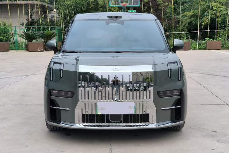 Used Zeekr 009 2024 Six-Seat Executive Version 4WD 108 kWh
