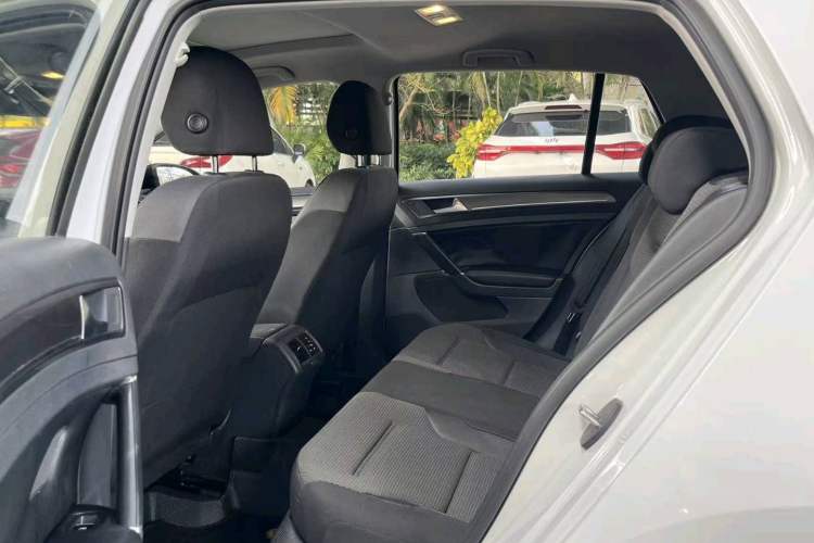 Used Volkswagen Golf 2017 230TSI Automatic Comfort Edition – Celebrating Milestone of One Million Units
