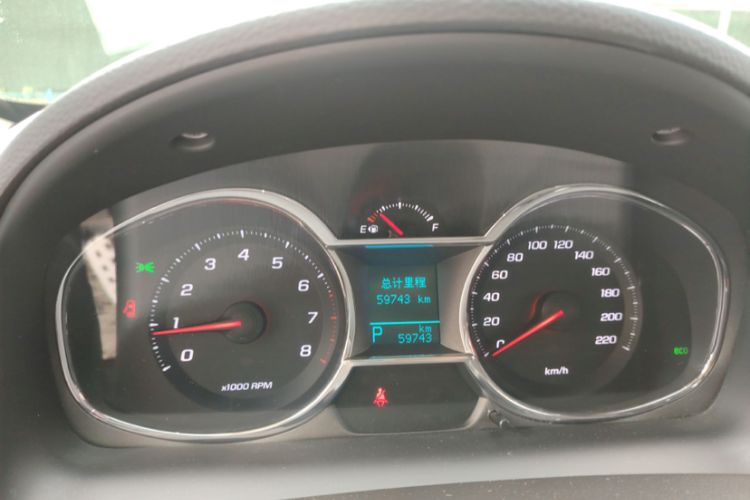 Used Chevrolet Captiva 2015 2.4L 4x4 Flagship Edition 7-Seater