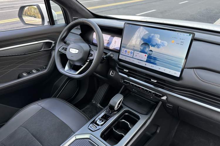 Used Geely Auto Haoyue L 2025 2.0T DCT Luxury Edition
