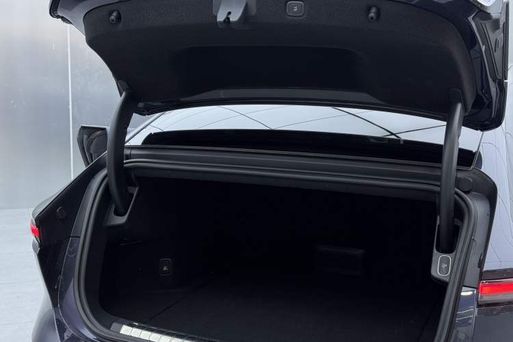 Used Nio ET9 2025 100kWh Signature Edition Exterior 8