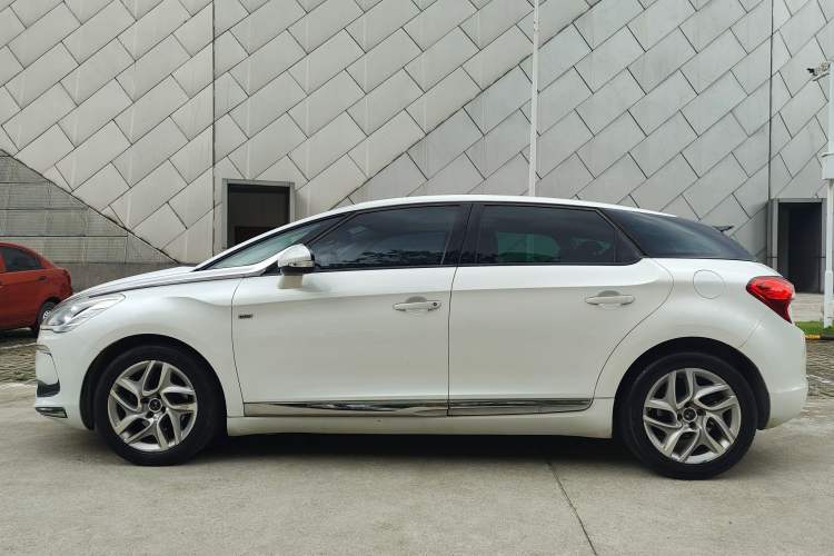 Used DS 5 2014 1.6T Elegant Version THP160