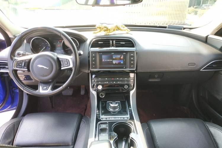 Used Jaguar XE 2017 2.0T 200 PS R-Sport