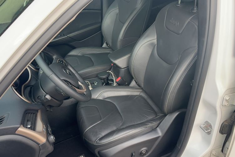 Used Jeep Cherokee 2017 2.0L Superior Edition