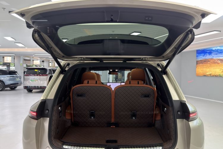 Used Li Auto L8 2023 Pro Model Exterior 5