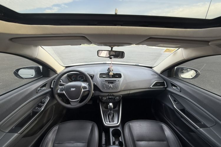 Used Ford Escort 2015 1.5L Automatic Fashion Model Interior 3