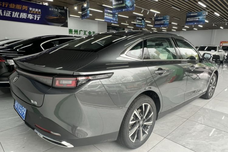 Used CHANGAN Eado 2025 Blue Whale 1.5T 500Bar Flagship Model Exterior 2