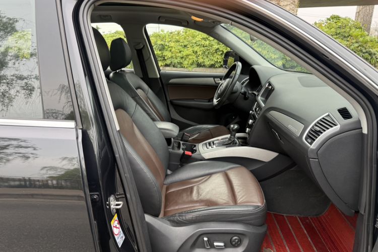 Used Audi Q5 2017 Plus 40 TFSI Ambition Model Interior 6