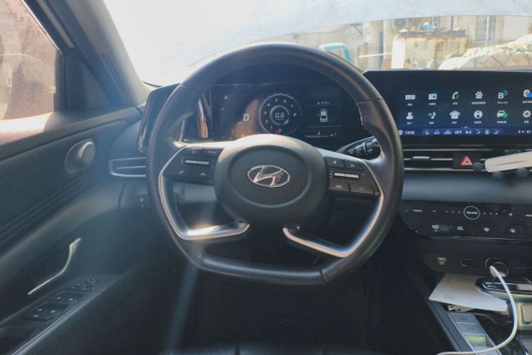 Used Hyundai Elantra 2021 1.5L CVT LUX Prestige Edition