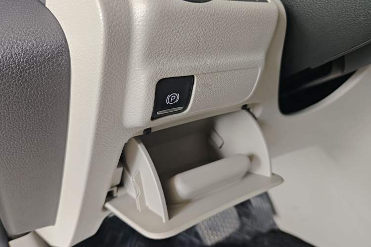 Used Buick GL8 2021 Land Cruiser Executive 652T Premium Model Interior 15