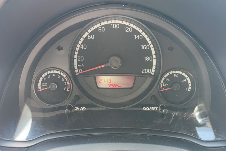 Used Volkswagen up! 2015 1.0L move up!