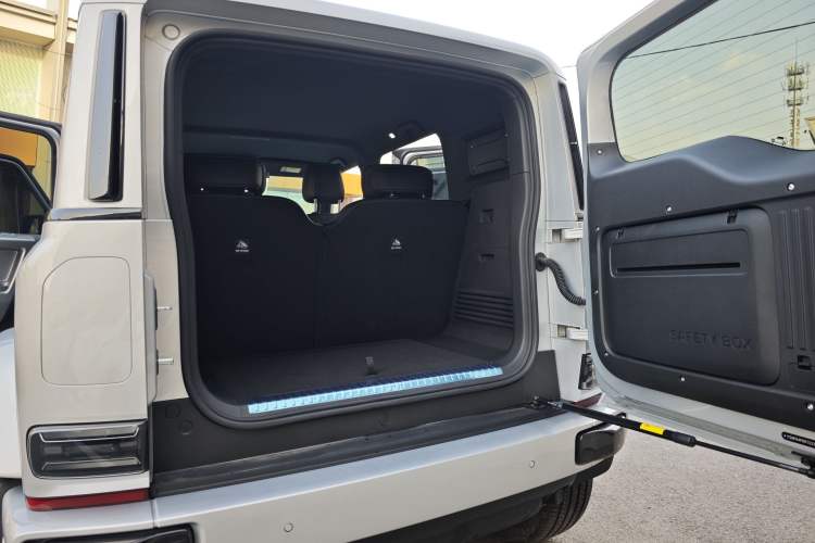 Used iCAR V23 2025 401 Two-Wheel Drive Intelligent Driving Version Trunk