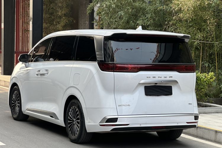 Used Denza D9 2024 DM-i 1050 Luxury Model