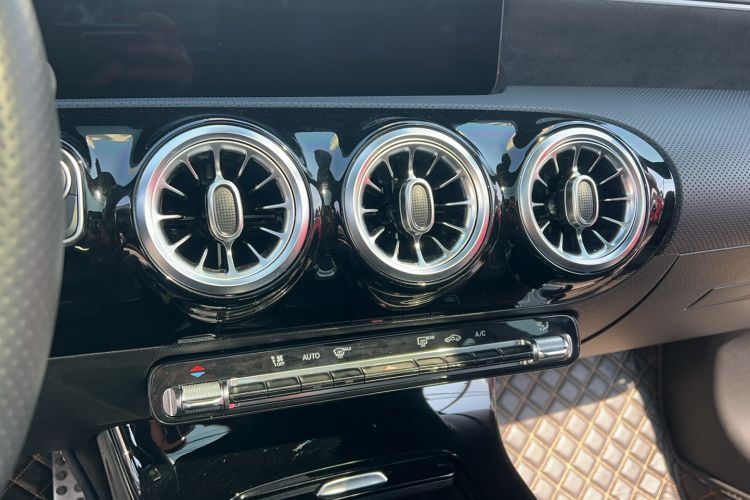 Used Mercedes-Benz CLA 2024-Year Facelifted CLA 200