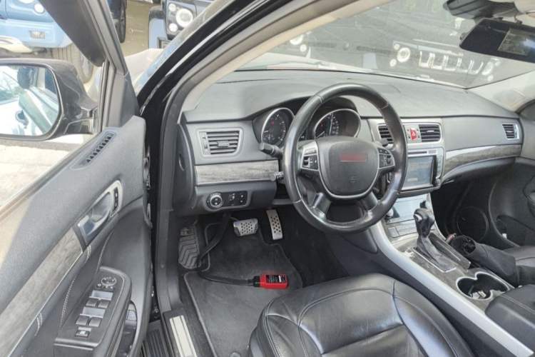 Used Haval H8 2015 2.0T Two-Wheel-Drive Luxury Version
