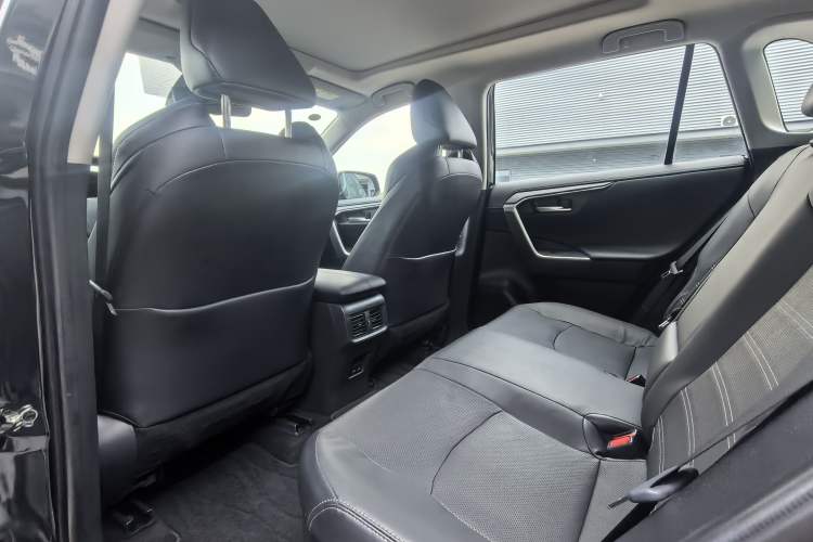 Used Toyota Wildlander 2023 Dual-Motor 2.5L E-CVT Four-Wheel Drive Prestige Edition Interior 3