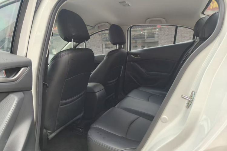 Used Mazda 3 Axela 2017 Sedan 1.5L Automatic Comfort Model China VI Standard Interior 2