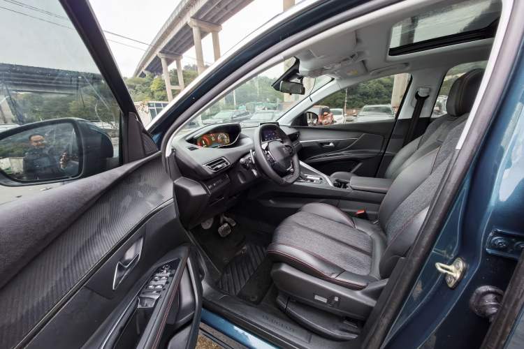 Used Peugeot 5008 2017 380THP 7-Seater Elite Edition Interior 2