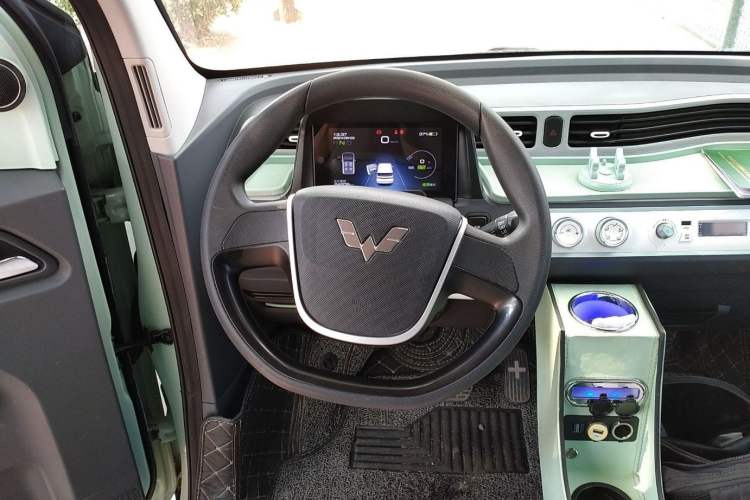 Used Wuling Hongguang MINIEV 2022 Macaron Premium Model – Lithium Iron Phosphate