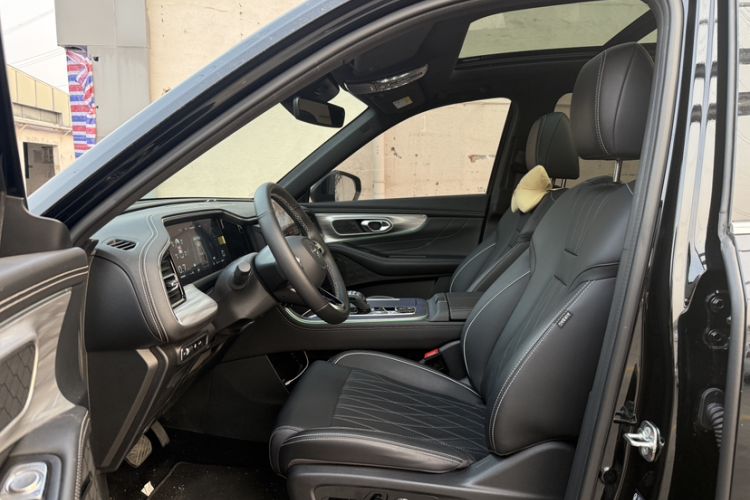 Used GAC Trumpchi GS8 2025 Linghang Series 2.0 TGDI Two-Wheel-Drive Luxury Edition 5 Seats
