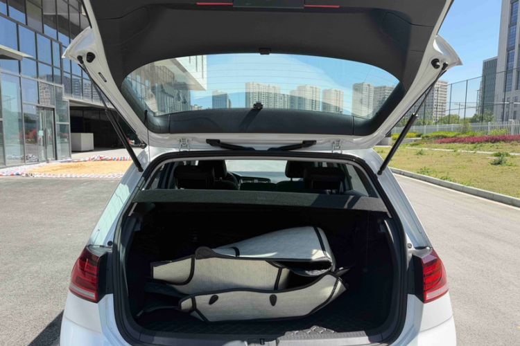 Used Volkswagen Golf 2020 Zhiai Edition 280TSI DSG Comfort Model Trunk