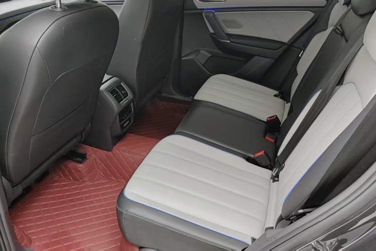 Used Volkswagen Tayron GTE Plug-in Hybrid 2023 280TSI Luxury Plus Advanced Edition Interior 3