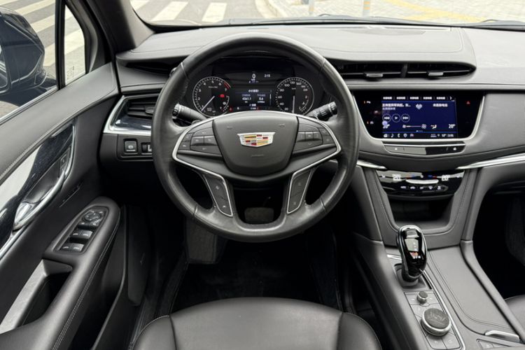 Used Cadillac XT5 2023 2.0T Two-Wheel-Drive Fashion Edition Interior 1
