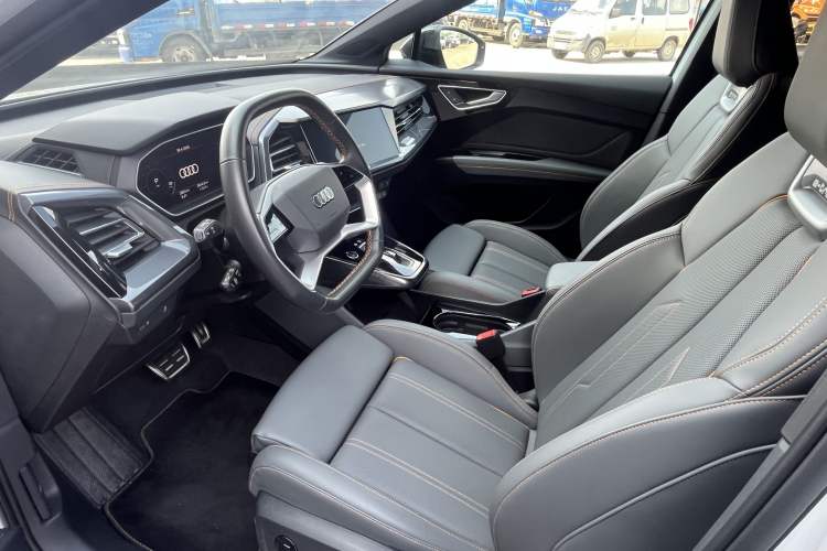 Used Audi Q4 e-tron 2024 50 e-tron quattro Creation Edition Midnight Interior 2