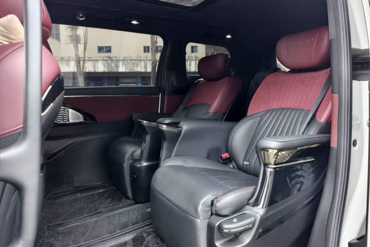 Used GAC Trumpchi M8 2023 Zongshi Series Dual-Motor Supreme Edition
