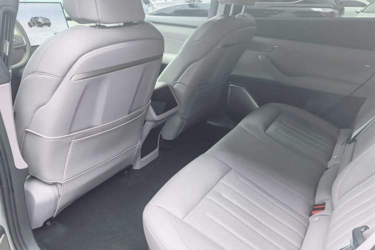 Used ONVO L60 2024 60 kWh Rear-Drive Version Interior 5