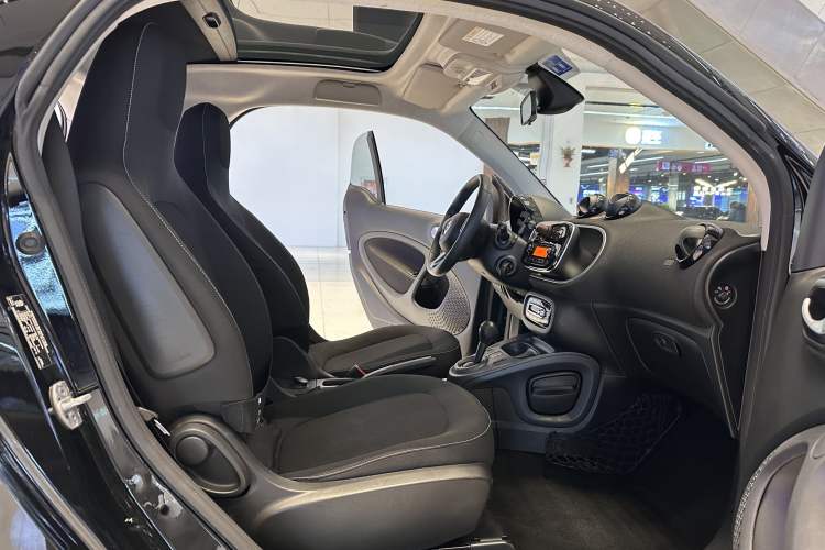 Used smart fortwo 2018 1.0L 52kW Hardtop Passion Edition China V Standard